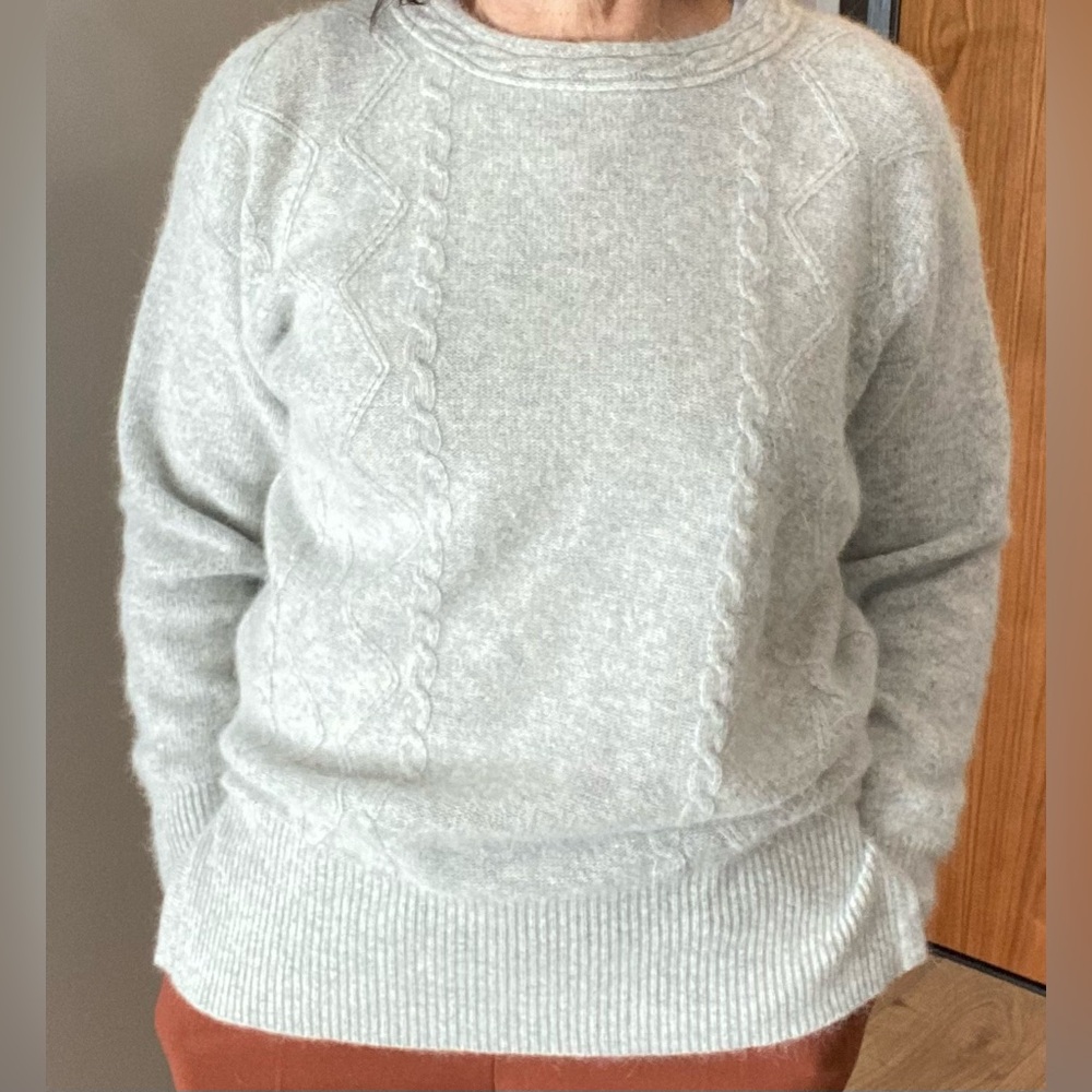 Vintage lambswool angora sweater mint condition cable knit around neck & front